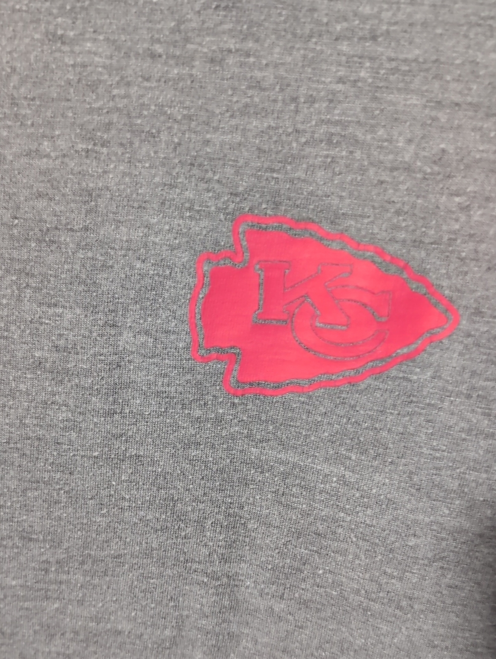 Team Apparel Women's Long-Sleeve Grey Shirt with KC Chiefs Logo